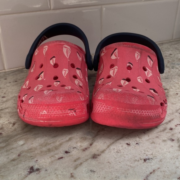 Crocs toddler girl size 9 
Good condition - Picture 2 of 7